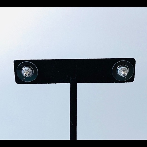 Express Earrings Necklace Set with Crystals - Picture 6 of 10